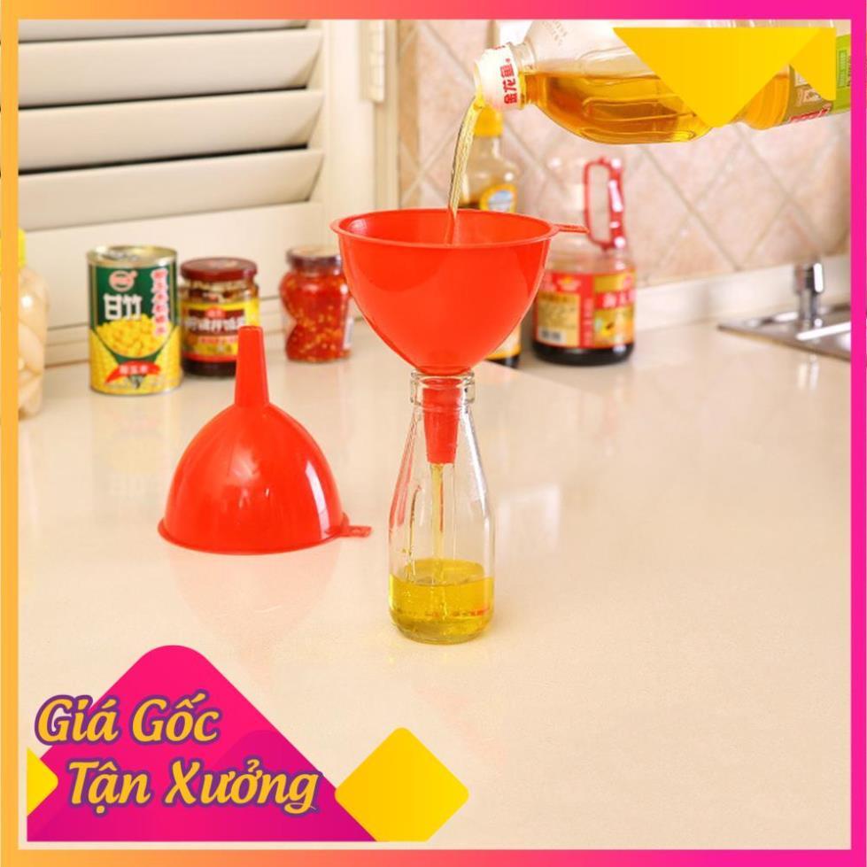 Phễu Nhựa Nhiều Màu Rộng 11cm Có Móc Treo Tiện Lợi TP'S