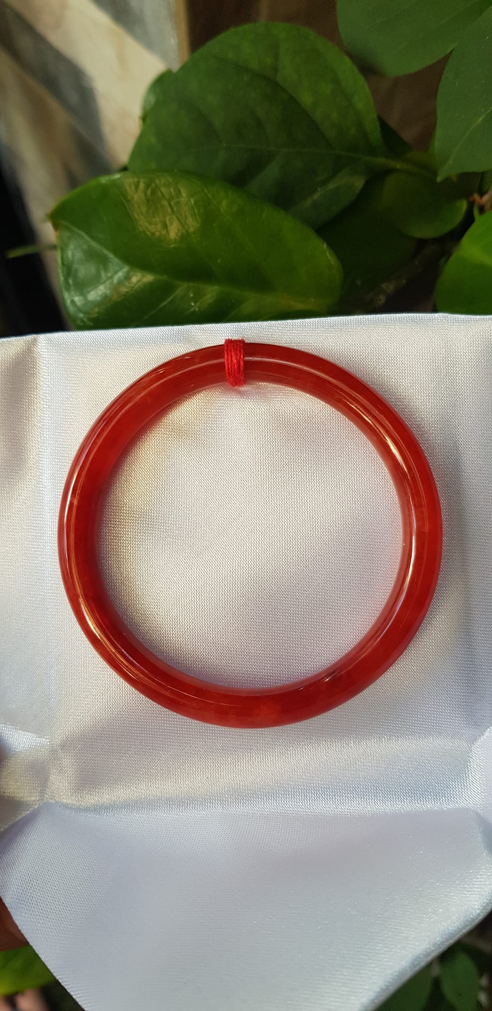 Vòng Cẩm Thạch đỏ đẹp CN 54mm x chột 6,8mm màu đỏ tươi đều bóng đẹp chuẩn hợp nữ mạng hỏa mạng thổ 53kg- 60kg đeo đẹp tay may mắn tốt sức khỏe công việc rực rỡ tài lộc quà tặng ý nghĩa cho Mẹ, mình &amp; người thân ạ