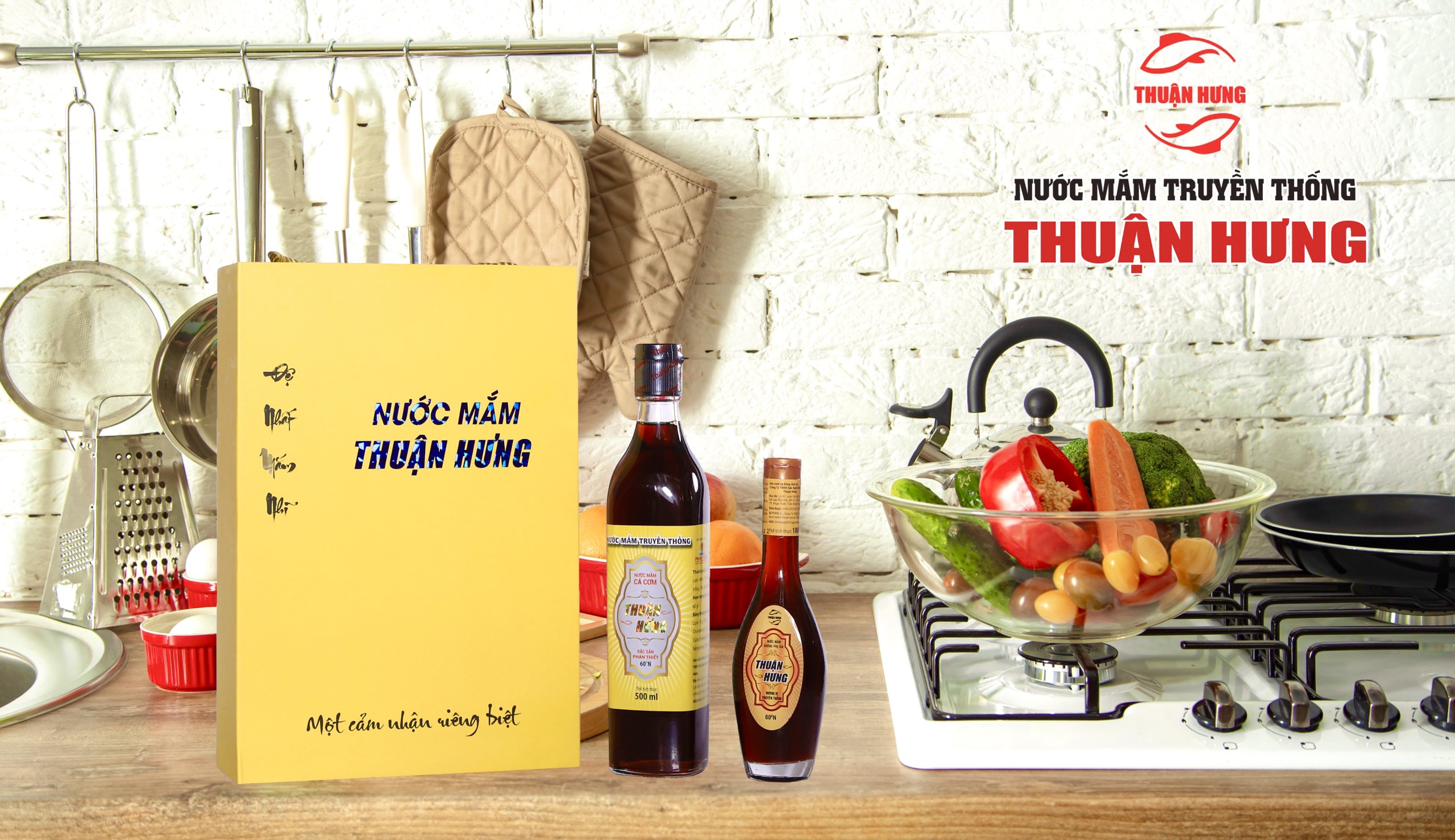 HỘP QUÀ TẾT NƯỚC MẮM THUẬN HƯNG 60 ĐỘ ĐẠM