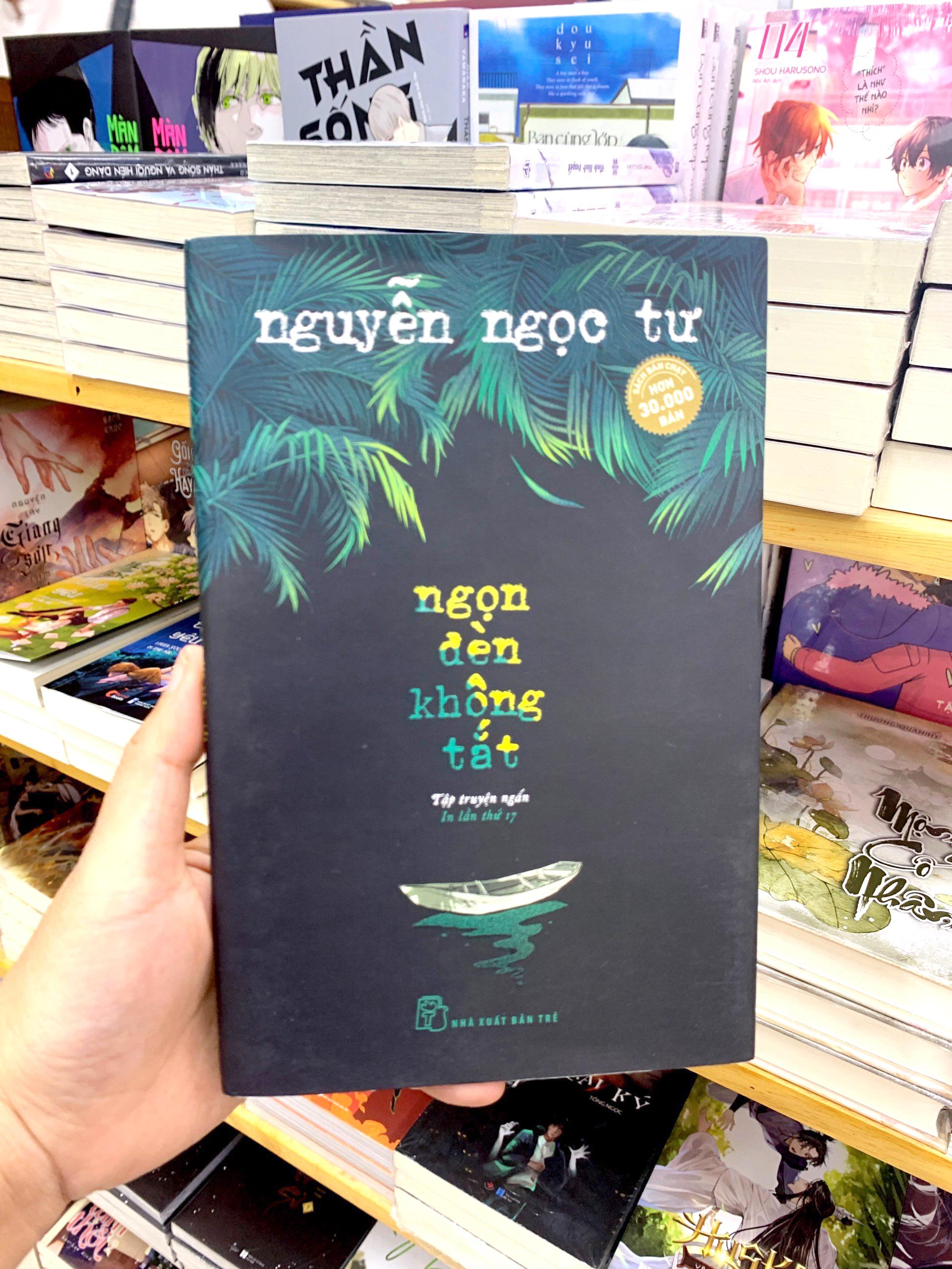 Sách Ngọn Đèn Không Tắt (Tái Bản 2021)