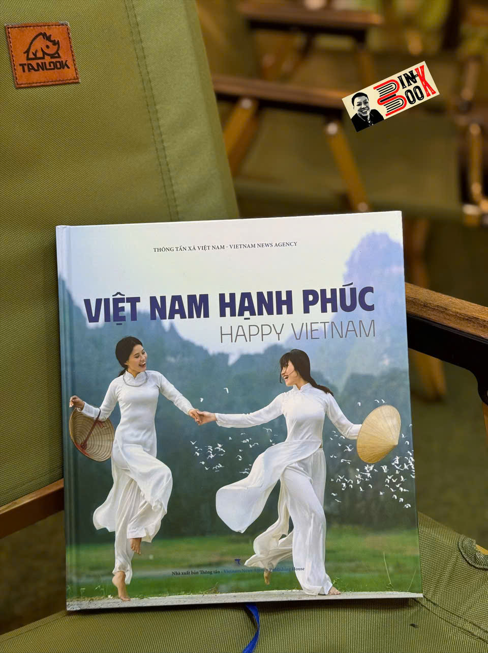 VIỆT NAM HẠNH PHÚC - NXB THÔNG TẤN