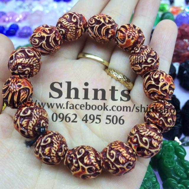 Vòng tay phong thuy hạt gỗ điêu khắc tinh xảo