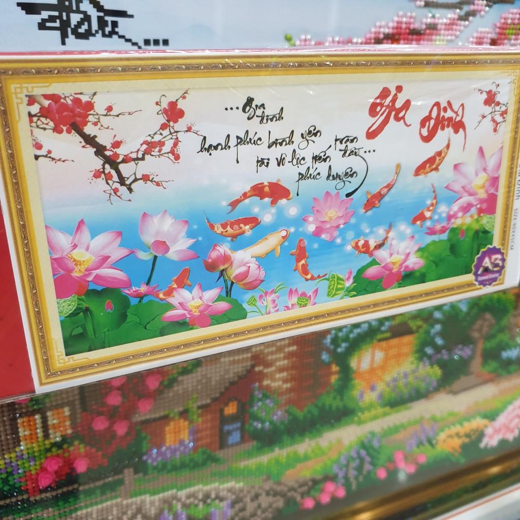 Tranh Đính Đá GIA ĐÌNH HẠNH PHÚC (ĐÁ AB CAO CẤP). Kích Thước: 90cm x 45cm