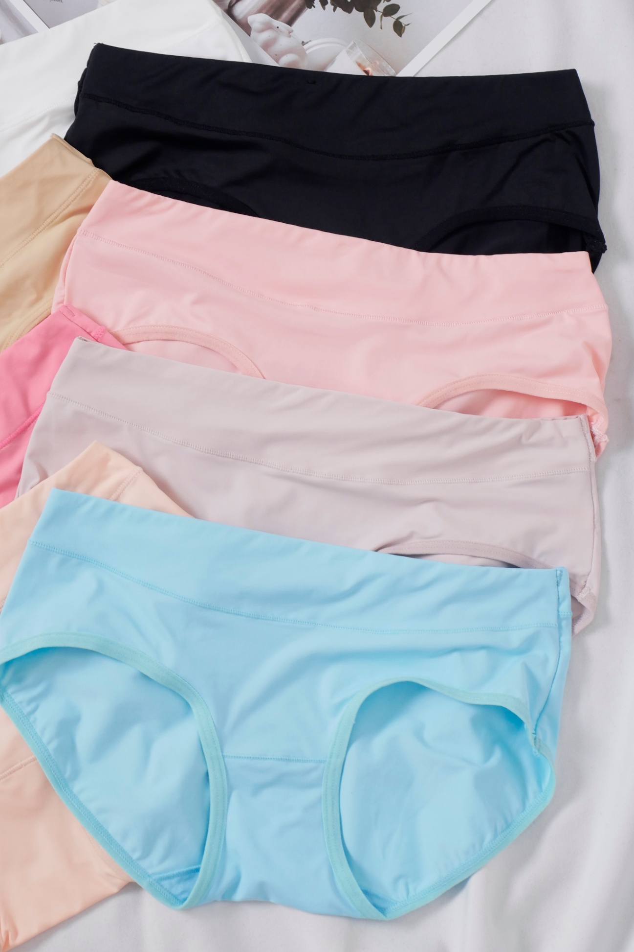 Combo 5 Quần Lót Nữ Thun Lạnh Trơn Voronin N9004, N9005 – Mát Lạnh, Êm Ái, Thoáng Khí