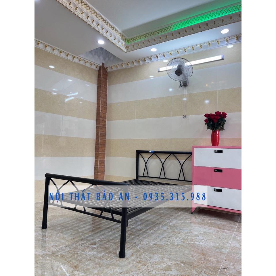 Giường sắt szie 1m2x2m kiểu đan chéo