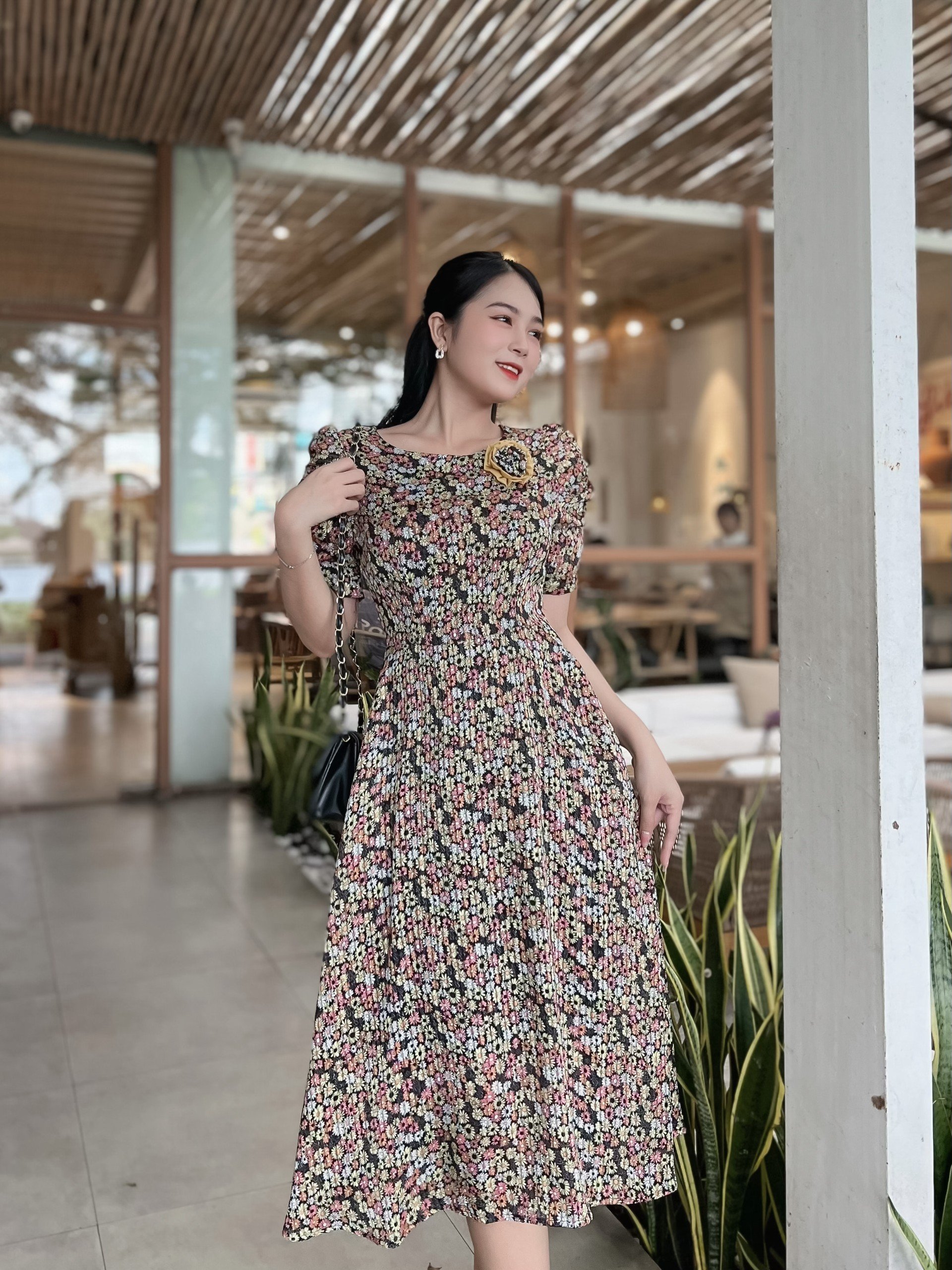 ĐẦM XÒE HOA NHÍ KẾT HOA NGỰC SANG CHẢNH