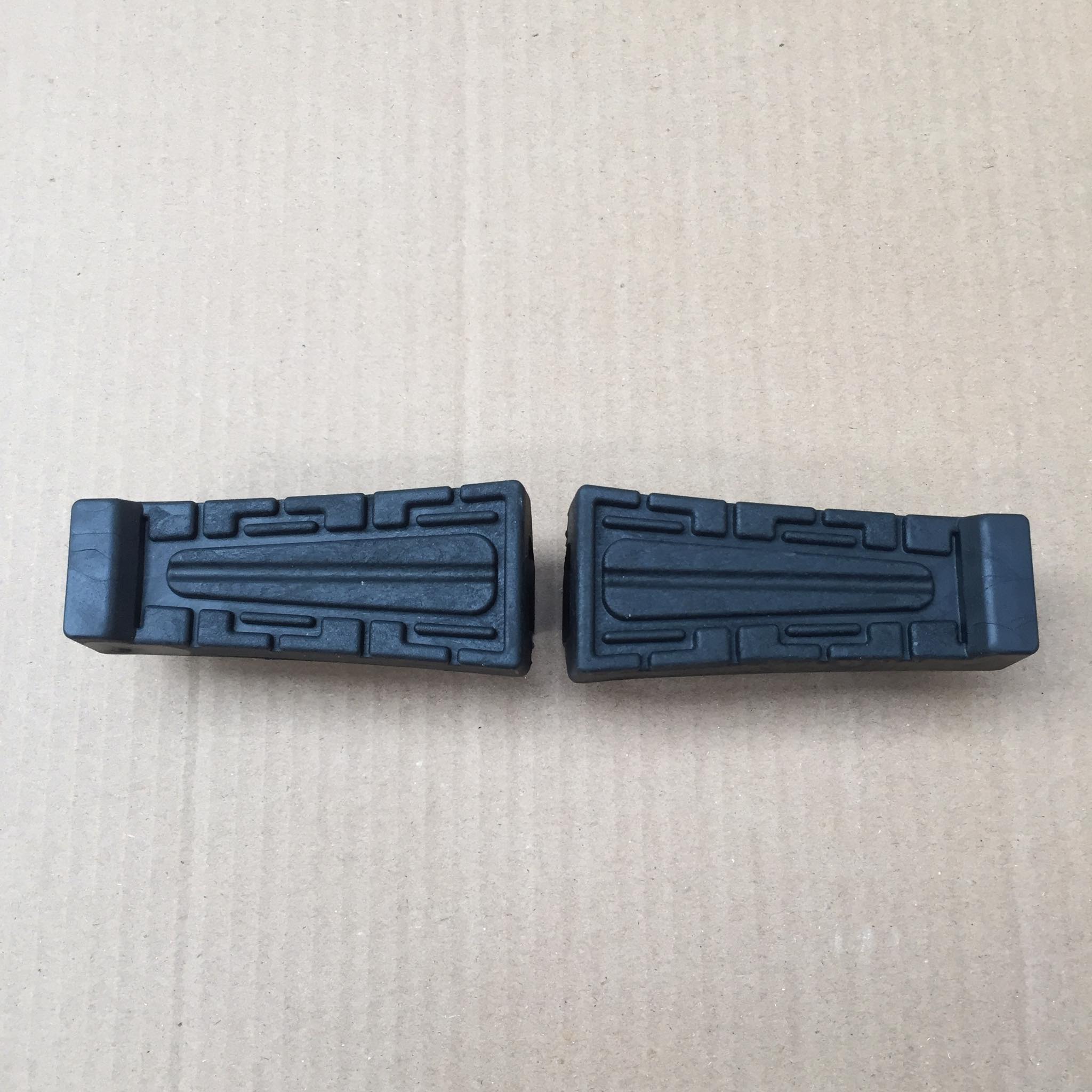 SU GÁC CHÂN TRƯỚC YAMAHA YB125SP