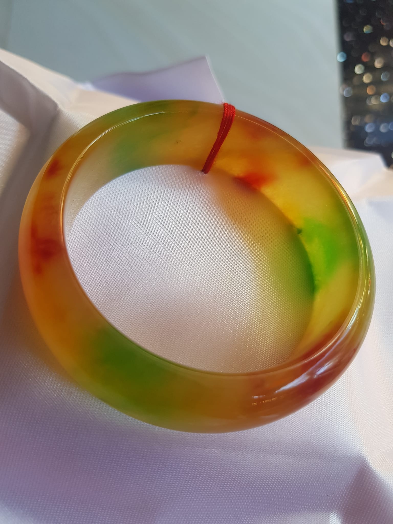 Vòng Tay Đá Cẩm Thạch Hẹ Bản 58 VĐX màu vàng đỏ xanh bóng đẹp Size 58mm x cao 18mm x dầy 8,5mm Nam Nữ mệnh Thổ mệnh Kim 57kg - 67kg đeo ạ