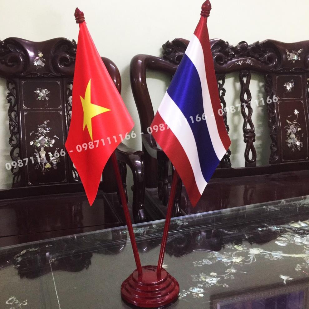 Cờ Để Bàn Đế gỗ Cắm 2 cờ Việt Nam - Thái Lan In Kỹ Thuật Số