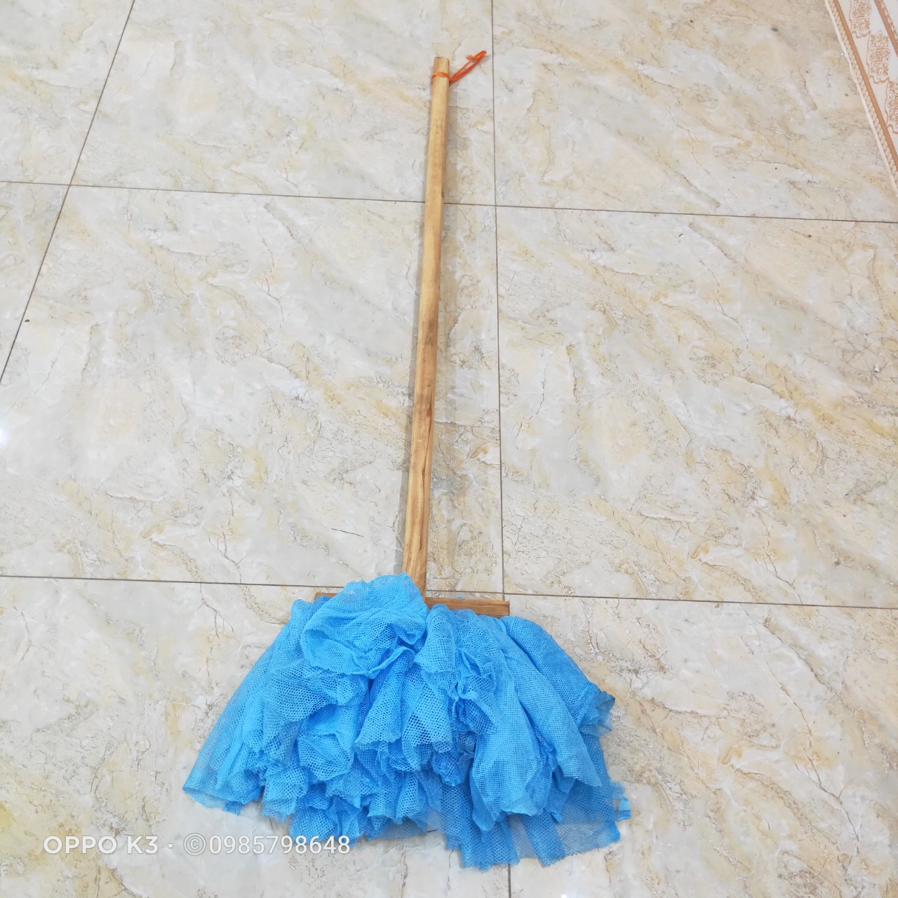 Cây lau nhà bằng vải màn cán gỗ dài 115cm