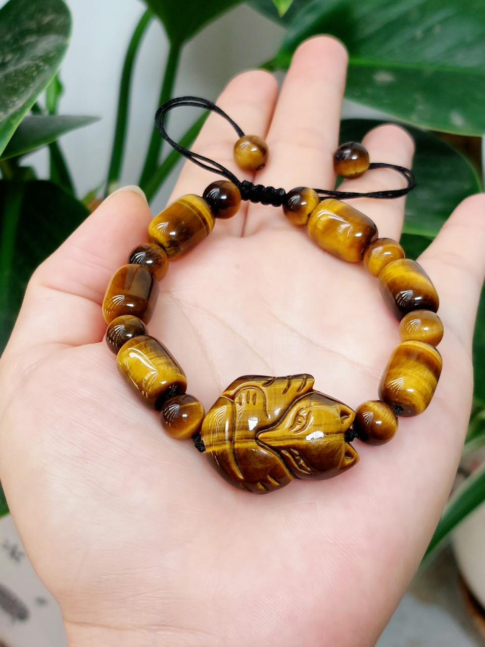 Vòng tay đá mắt hổ lu thống vàng nâu gắn hồ ly phong thủy cho Nữ công sở làm trang sức