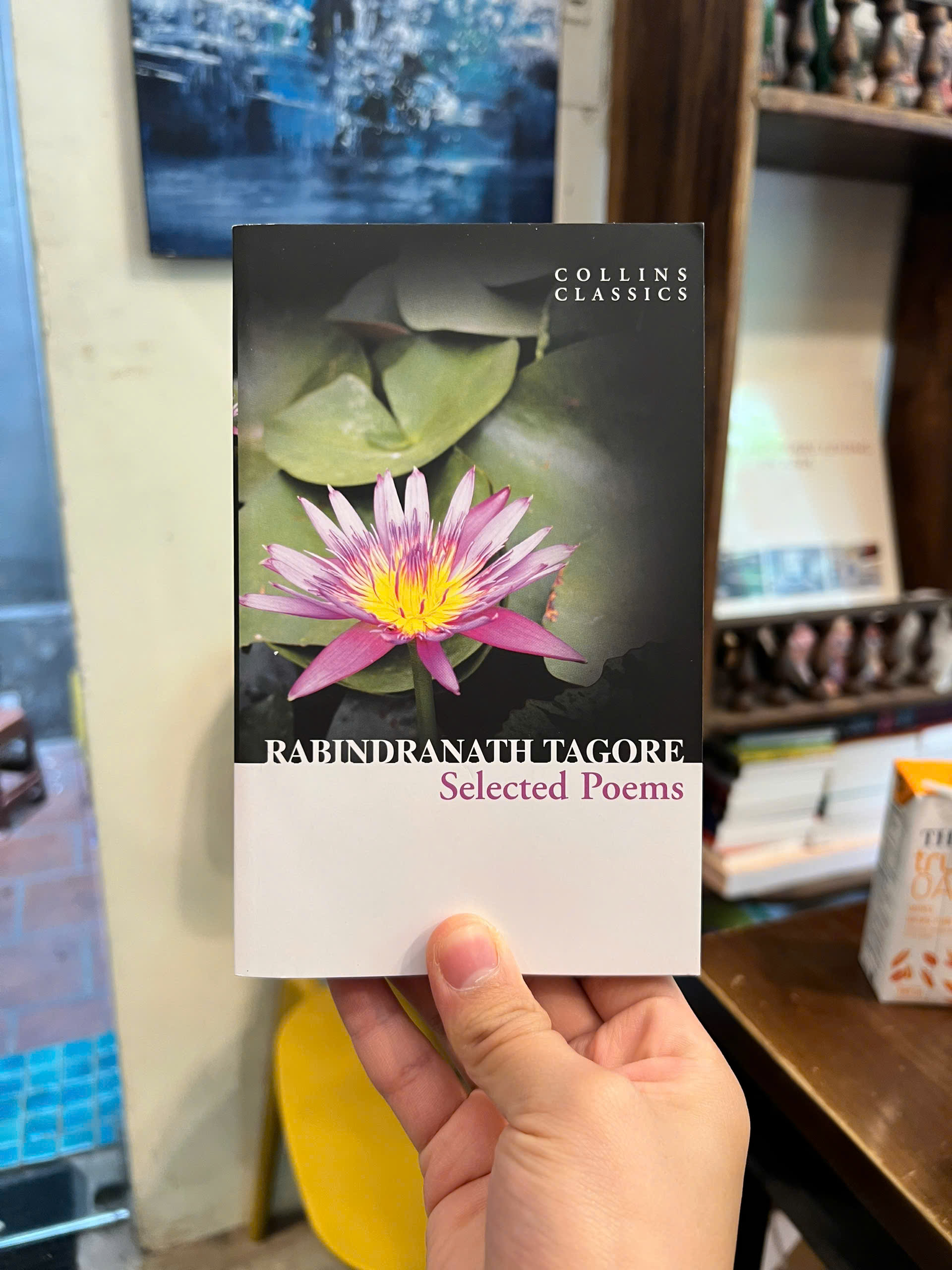 Sách - Selected Poems by Rabindranath Tagore | Nobel Prize Winning Classic / Tập thơ Kinh điển