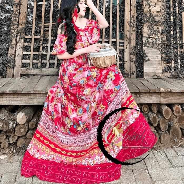 Maxi Trễ Vai Đi Biển Chụp Ngoại Cảnh Hoa Văn Rực Rỡ Nổi Bật