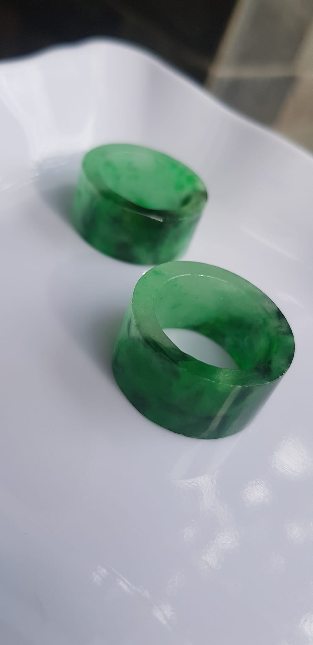 Nhẫn Càn Long Đá Cẩm thạch tự nhiên Nhẫn Ni 18mm x cao 12mm x dầy 3mm bóng đẹp Nam Nữ đeo Ni 18mm màu xanh ngọc lý sơn thủy 1 bên bóng rất đẹp sang ạ