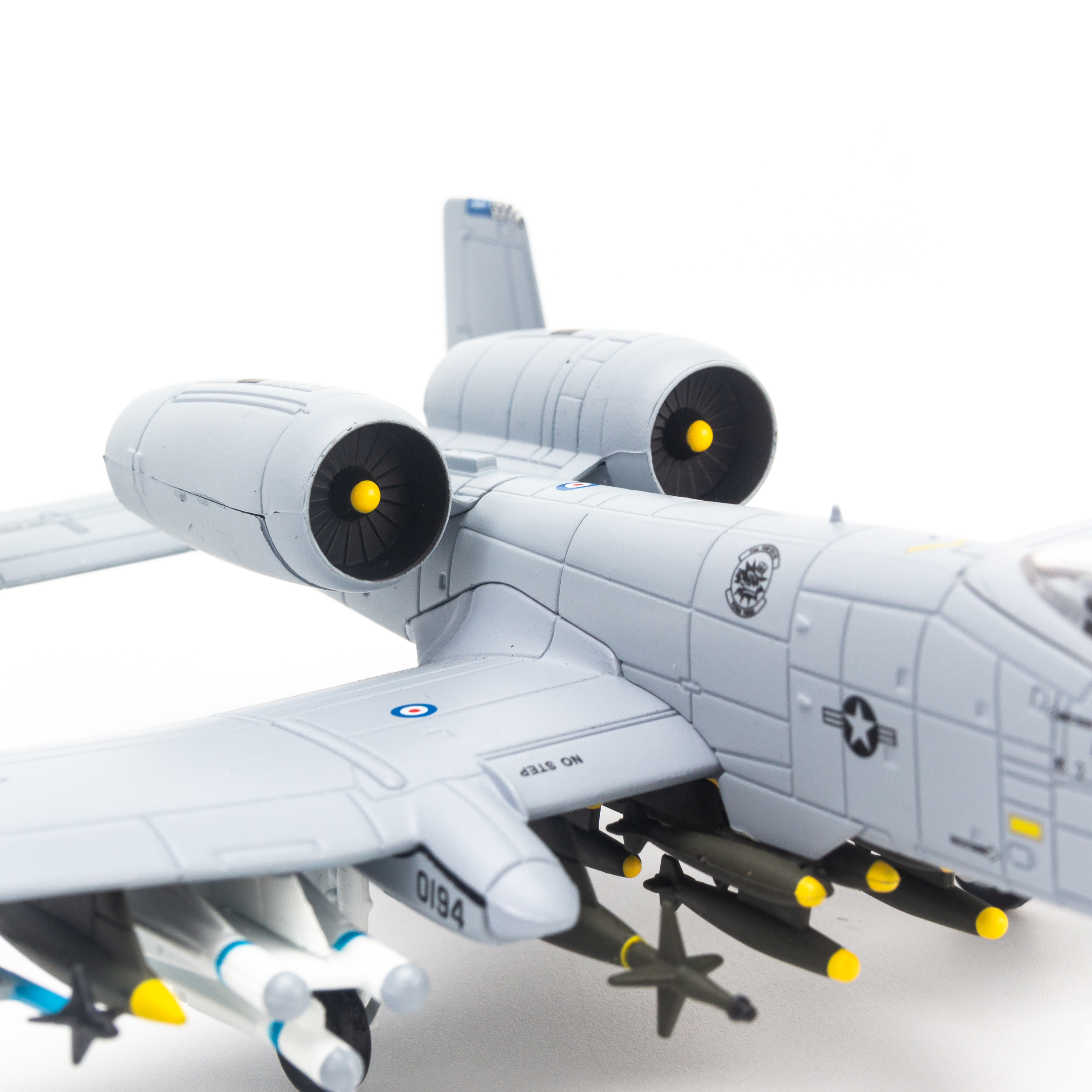 Mô hình máy bay chiến đấu A10A Thunderbolt II Fairchild Republic USA 1:100