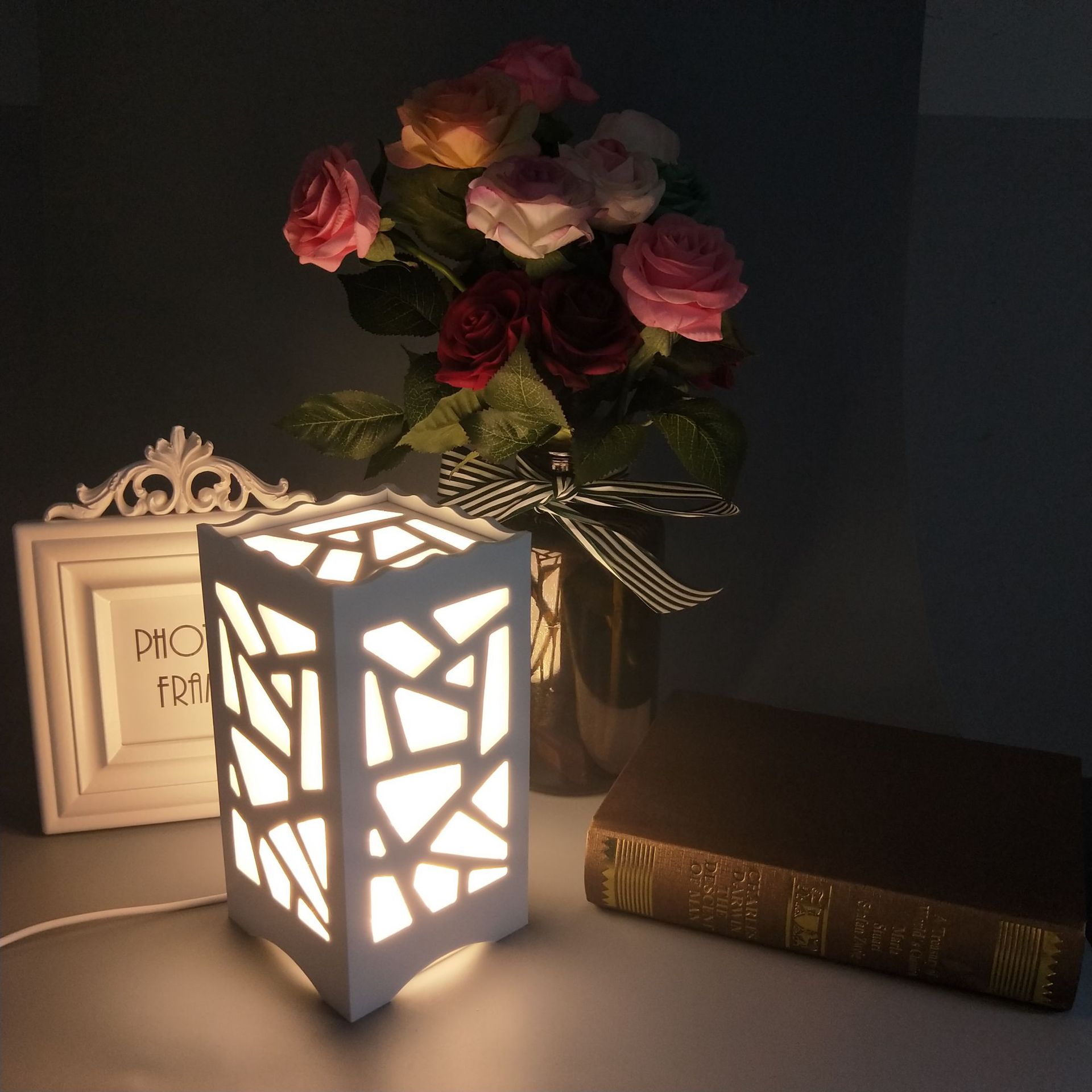 ĐÈN LED 3D CHẠM KHẮC GIẢ GỖ TRANG TRÍ MẪU KHỐI NƯỚC