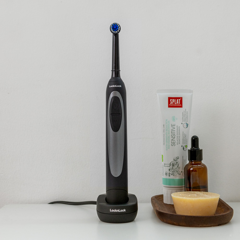 Bàn chải đánh răng điện LocknLock Smart oscillating electric toothbrush ENR626BLK - 3 chế độ, đế sạc cảm ứng, chống nước - Màu đen - Hàng Chính Hãng