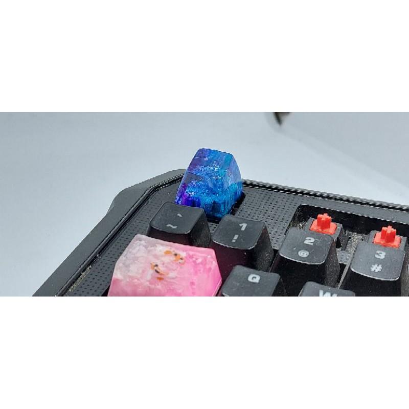 Keycap artisan profile SA R1 màu lam tím trang trí bàn phím cơ.