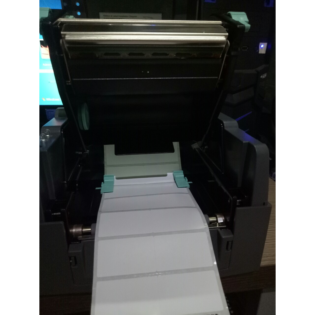 Giấy in tem mã vạch 2 tem 50*30mm