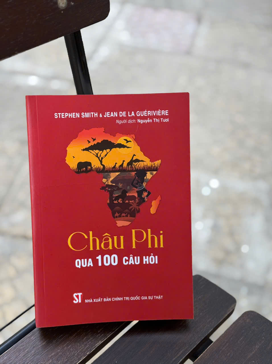 CHÂU PHI QUA 100 CÂU HỎI – Stephen Smith, Jean de La Guérivière – Nguyễn Thị Tươi dịch – NXB Chính trị quốc gia sự thật