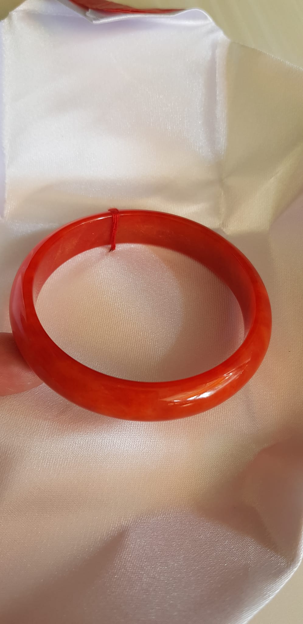 ️Vòng tay Nữ đá Cẩm Thạch mới Bản Hẹ Đỏ 59mm x cao 12,5mm x dầy 6,5mm Vòng màu đỏ tươi sáng bóng đều đẹp lắm Nữ mệnh hỏa mệnh thổ nặng 56kg - 66kg đeo đẹp ạ