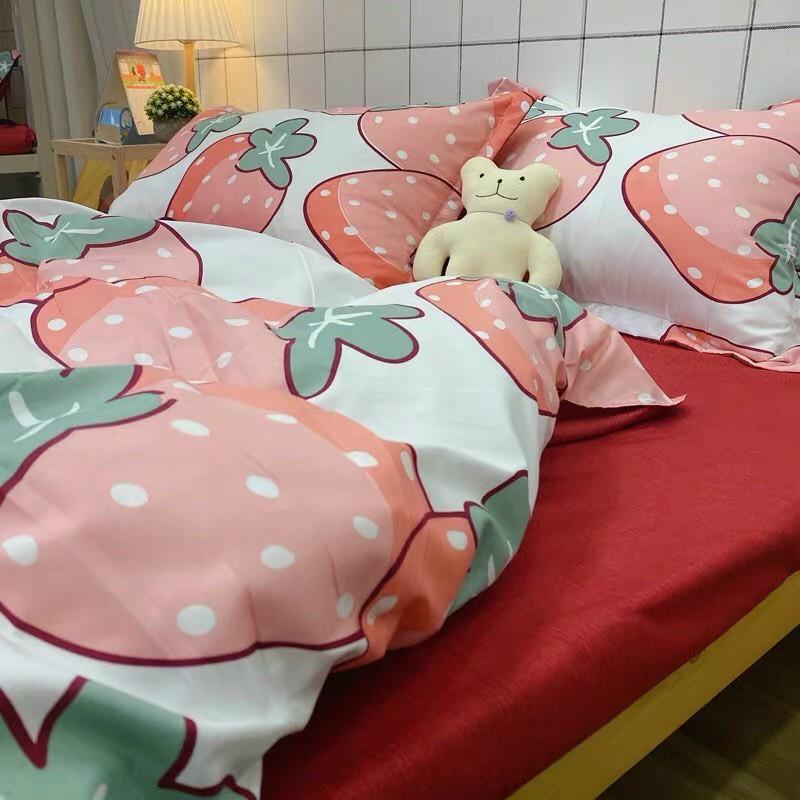 Bộ chăn ga cotton poly M2T Bedding chăn ga Hàn Quốc họa tiết dâu tây đỏ đủ size