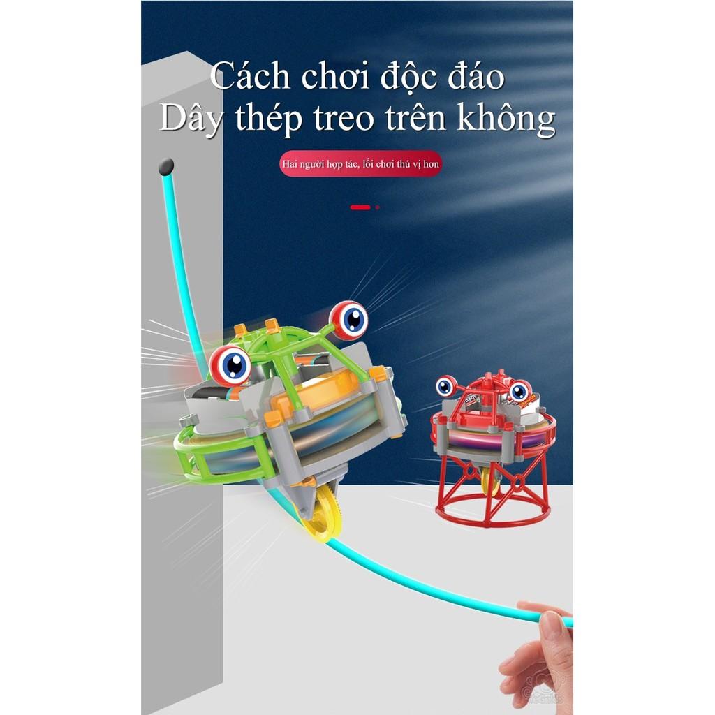 ROBOT đồ chơi đĩa bay lật đật có đèn và banh xe để đua