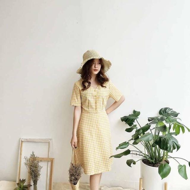 ️ Đầm caro cột eo cổ V đính hàng nút ️