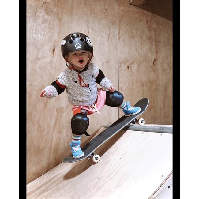 Ván Trượt Skateboard Trẻ Em Nhiều Màu Kích Thước 60cm