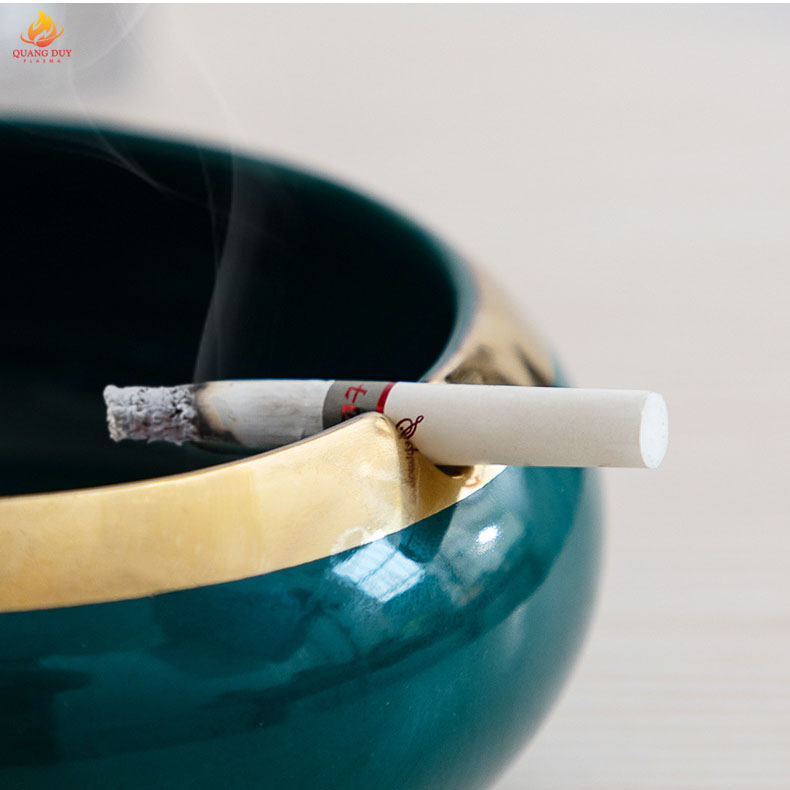 Gạt tàn thuốc gốm sứ nắp đậy tay nắm hình con tuần lộc thiết kế độc đáo