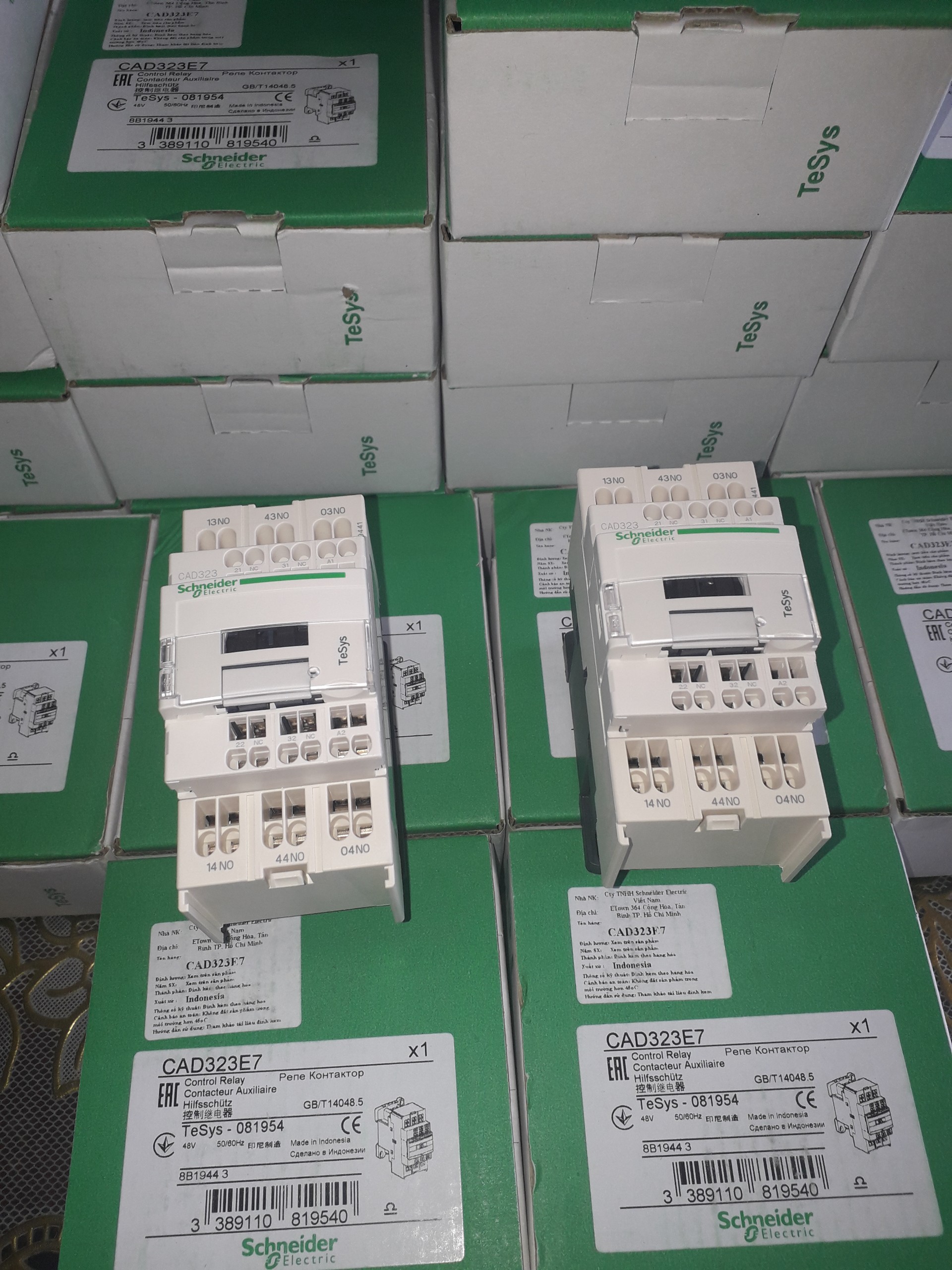 CAD323E7 - Contactor rơ le 3NO - 2NC, coil 48VAC CAD32E7 Schneider