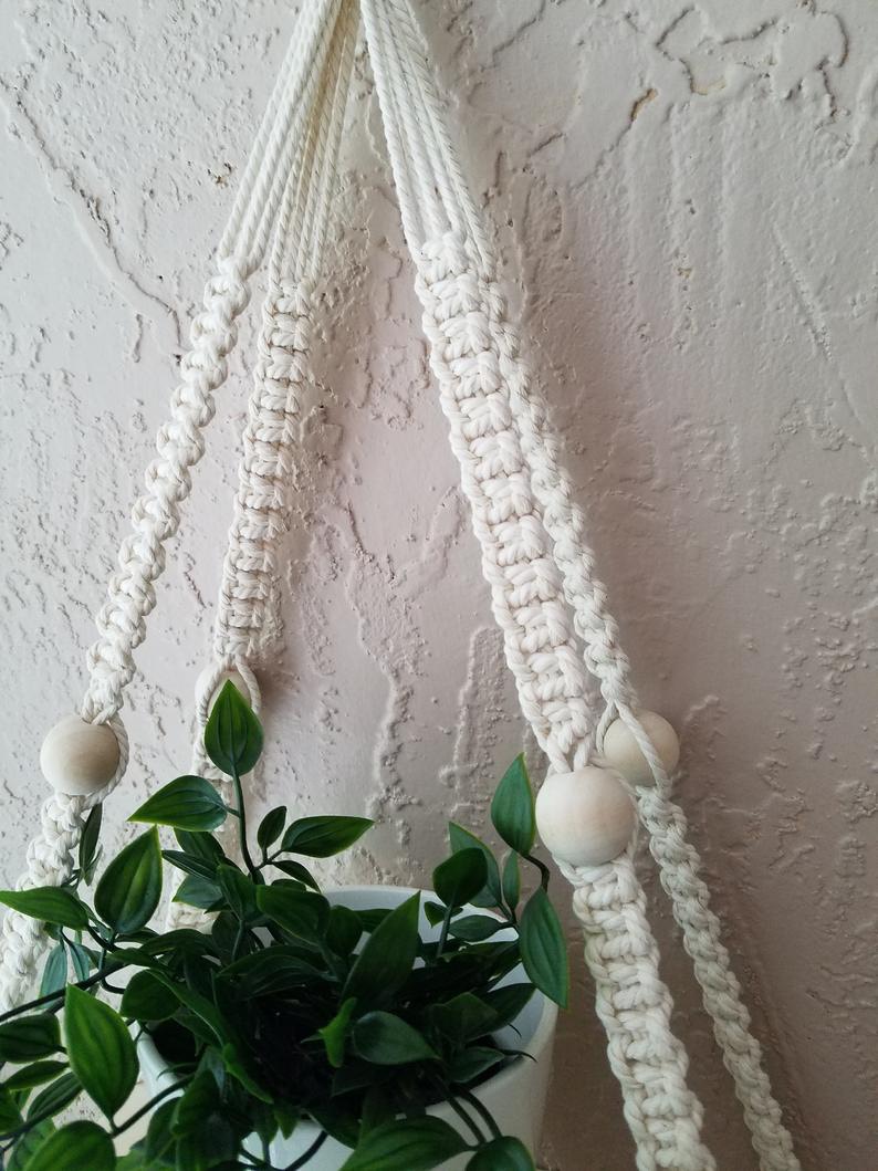 Kệ tết dây cotton xoắn kết hợp hạt gỗ treo tường trang trí gỗ thông tự nhiên- Kích thước DxR: 40x15cm . KTT290321