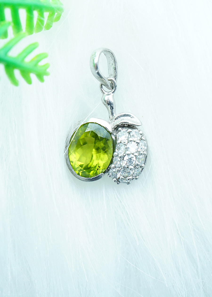 Mặt dây chuyền đá Peridot xanh lá tự nhiên 2.5cm