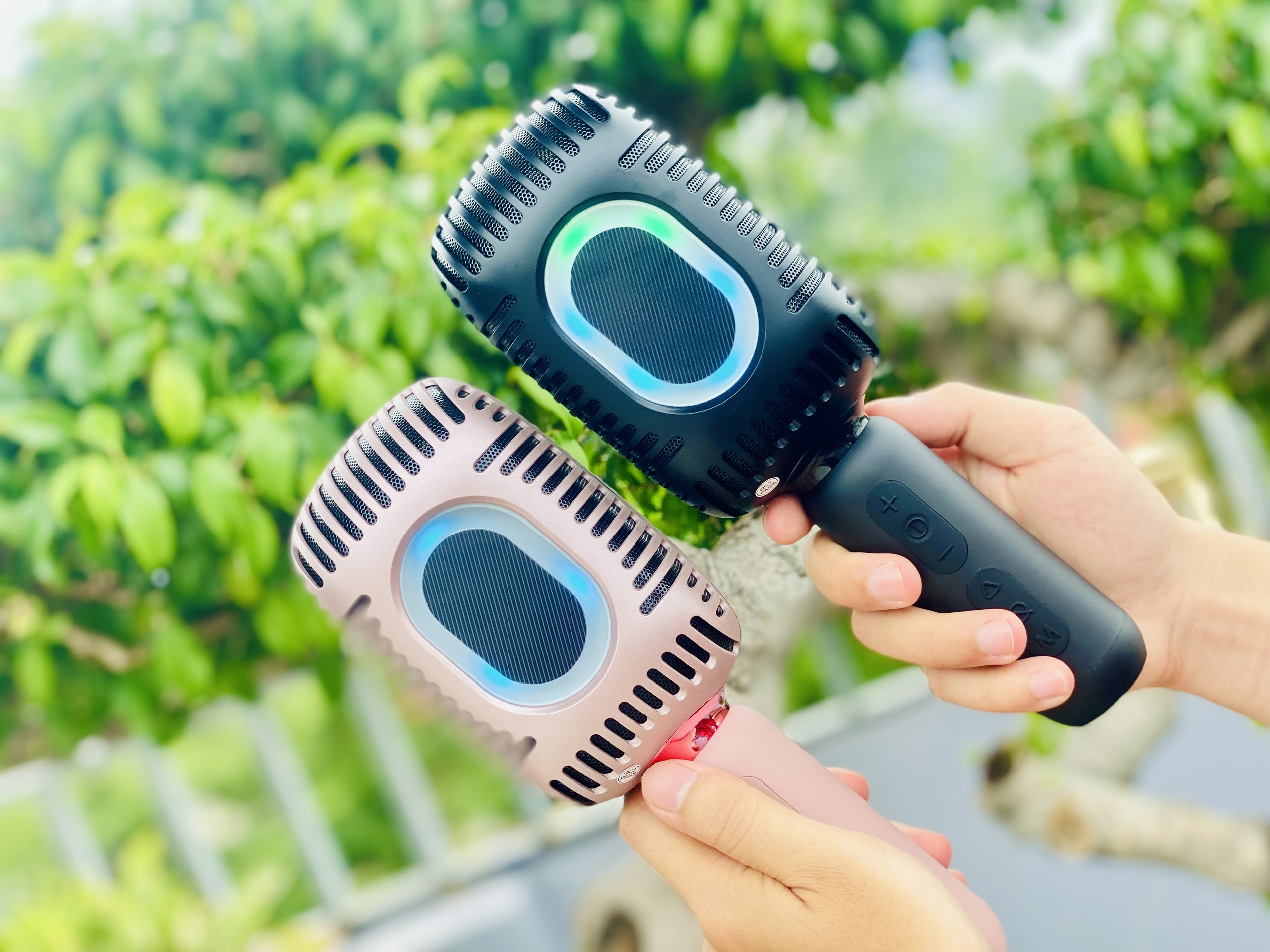 Micro Karaoke Kết Hợp Loa KMC650 - Kết Nối Bluetooth, Vui Hát Mọi Lúc, Mọi Nơi! Người Bạn Đồng Hành Tuyệt Vời Cho Những Buổi Tiệc, Hàng Chính Hãng