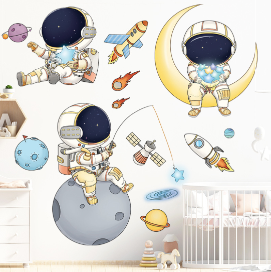 Decal trang trí tường - Hái sao cùng 3 bạn phi hành gia
