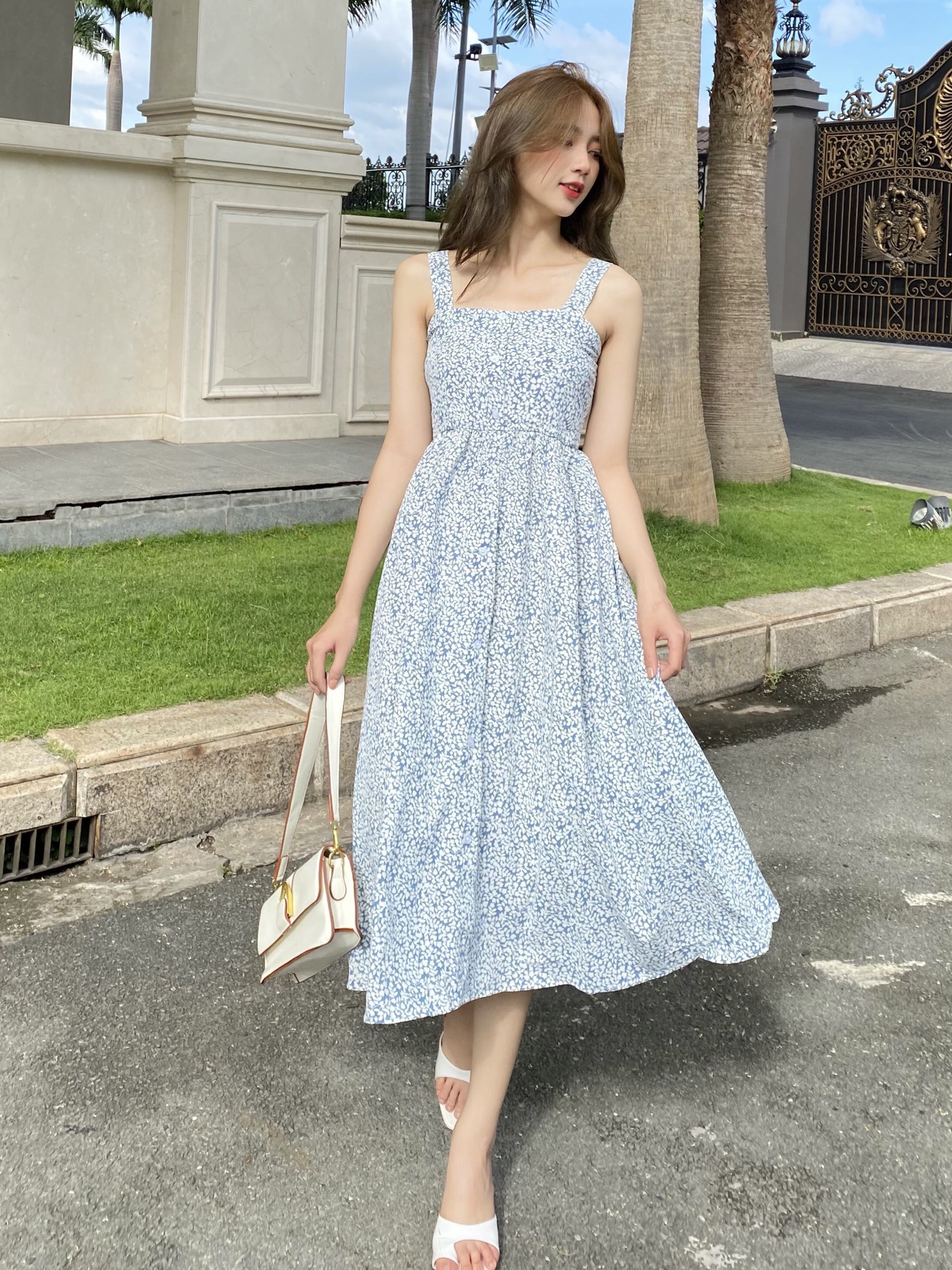 Đầm hoa nhí nữ hai dây mùa hè _ Ann Bazik