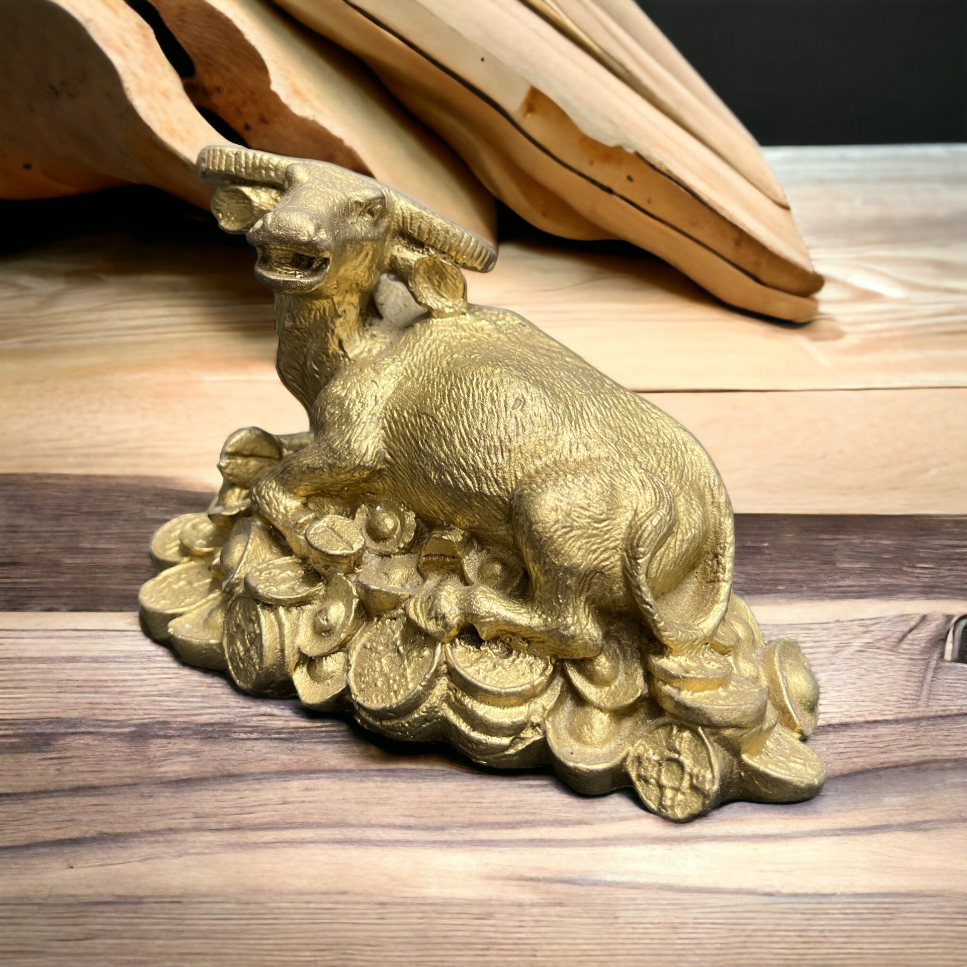 Tượng trâu nằm tiền bằng đồng