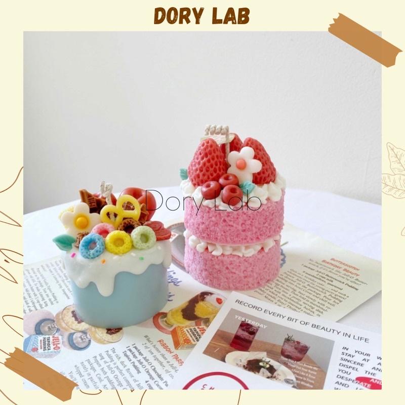 Nến Thơm Bánh Kem 2 Tầng Phủ Kem Dâu Tây Handmade Không Khói, Phụ Kiện Decor, Quà Sinh Nhật - Dory Lab