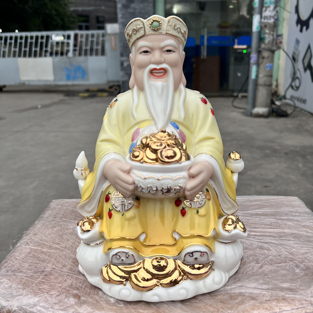 Tượng Thần Tài Thổ Địa sứ đức hóa cao cấp nhập khẩu Đài Loan cao 25cm – VÀNG