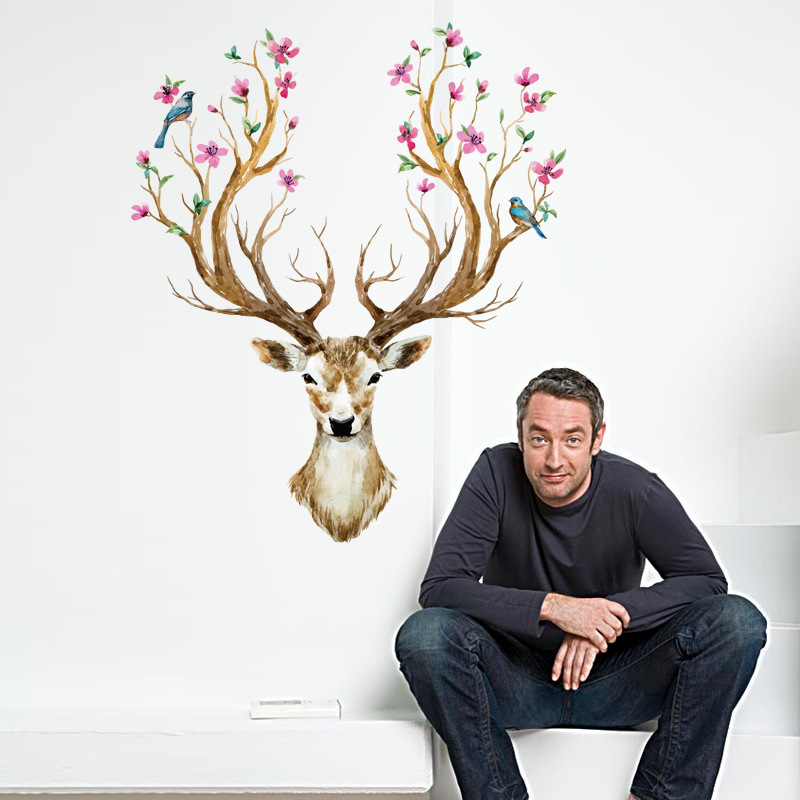 Decal dán tường trang trí Hươu Sừng Hoa - Queen Deer