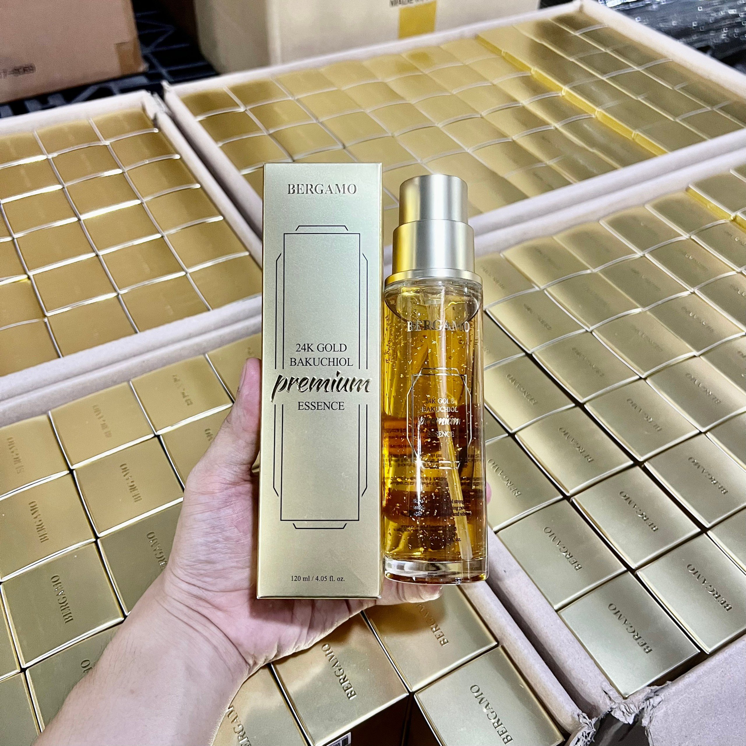 TINH CHẤT VÀNG CHỐNG LÃO HÓA BERGAMO 24K GOLD BRILLANT ESSENCE 110ML