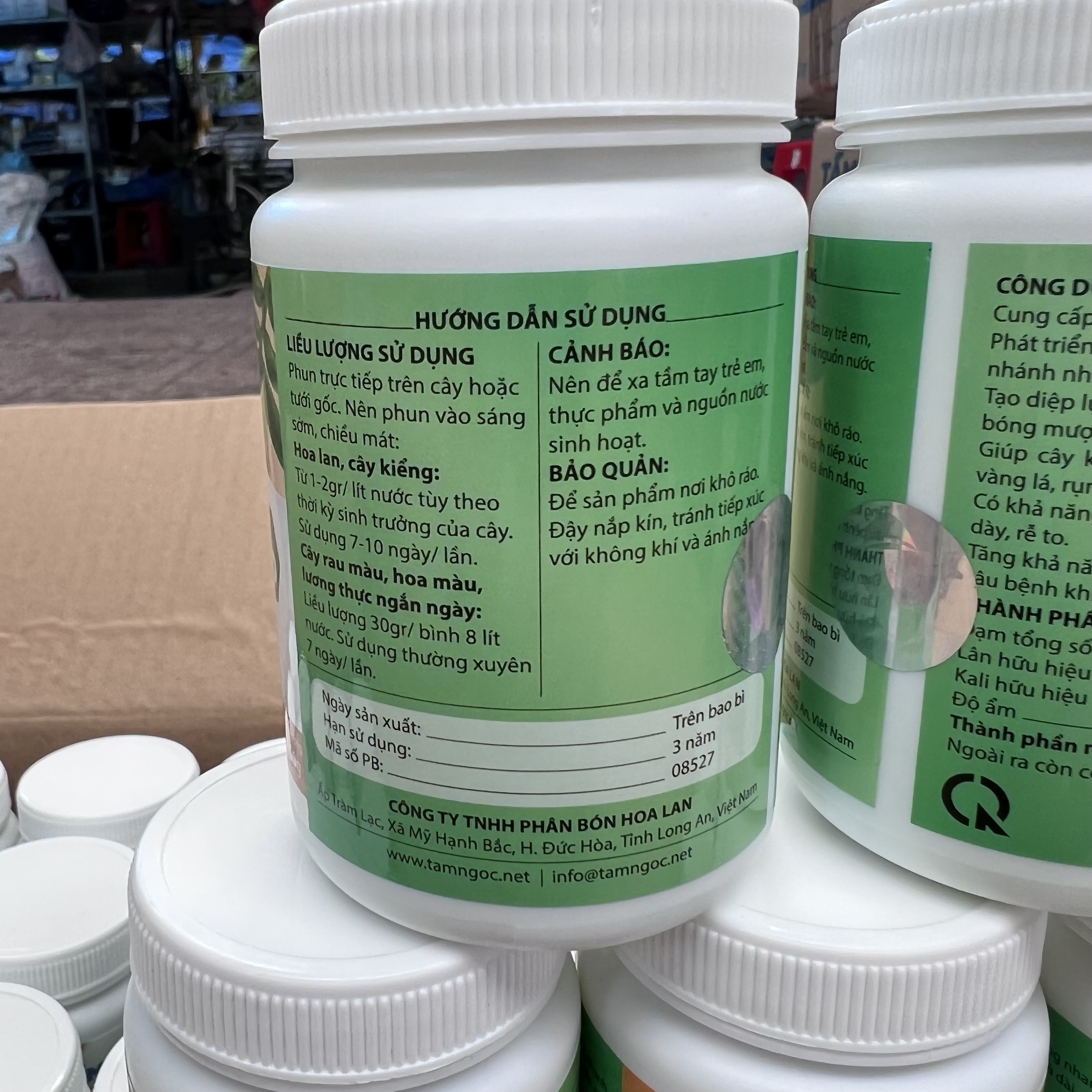 Phân Bón NPK Tám Ngọc 30-10-10 Giai Đoạn Cây Con Lọ 100 gam