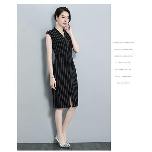 ĐẦM ÔM BODY IN SỌC ĐÍNH HẠT CỔ CHỮ V XẺ TÀ D1644 285