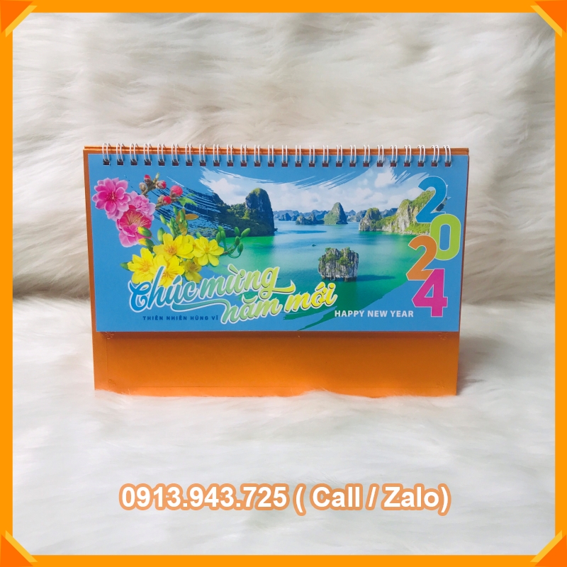 Lịch Để Bàn Chữ M 2024 KHỔ 24X16cm - Mẫu Ngẫu Nhiên