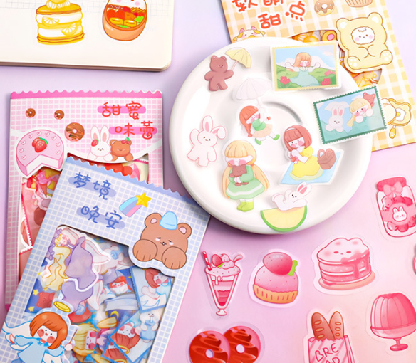 Sticker gói bé gái momo cắt sẵn 24 miếng