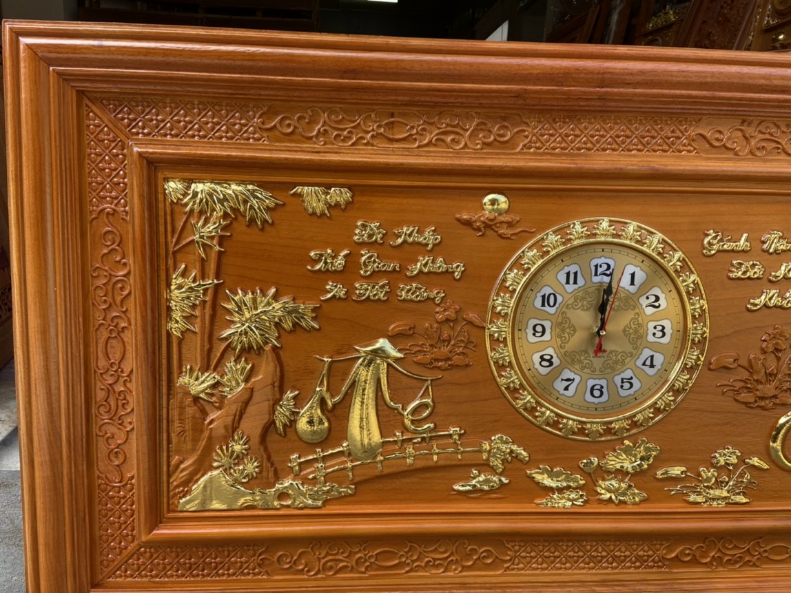 Tranh đồng hồ treo tường khắc chữ cha mẹ bằng gỗ gõ kt 67×127×4cm