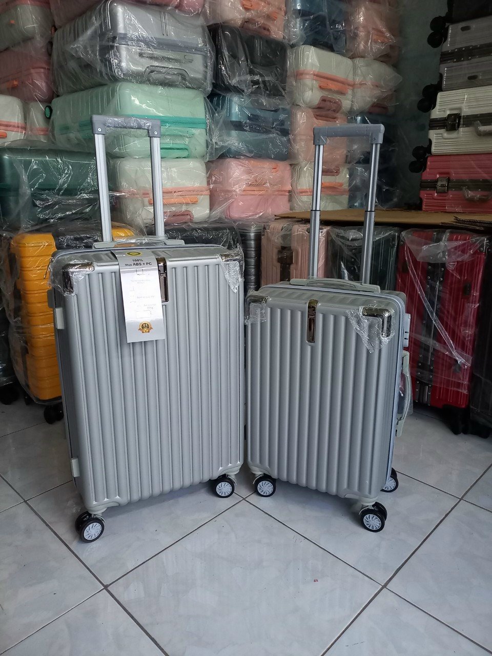 Bộ 2 cái Vali kéo du lịch gia đình juno Sofa nhựa ốp góc chống va đập size 20 và 24 đủ màu lựa chọn