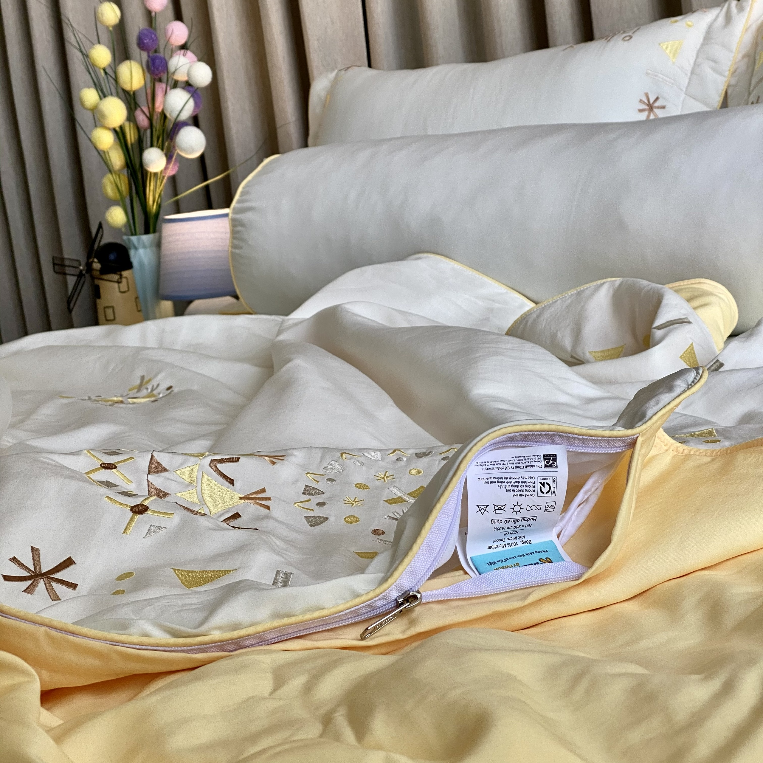 Chăn bốn mùa Hàn Quốc K-Bedding by Everon MicroTencel Vàng KMTS102 200*220cm