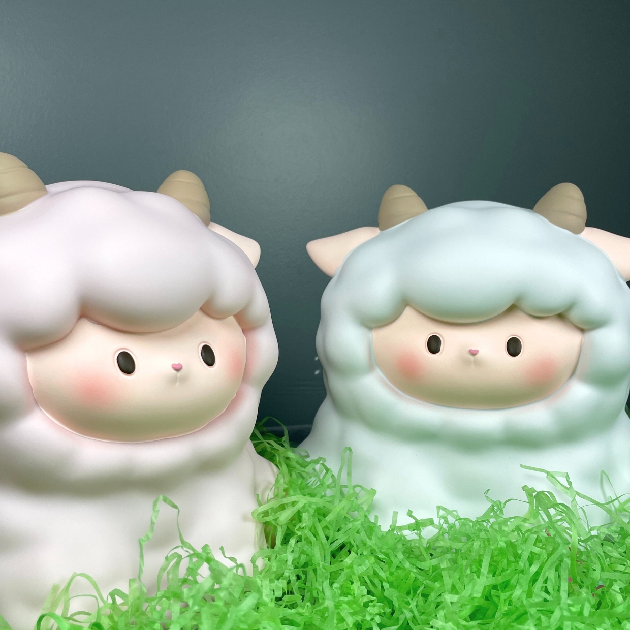 Ống Tiết Kiệm Heo Đất Nhựa Con Cừu Baa Baa Hai Màu Xinh Xắn _ Art House