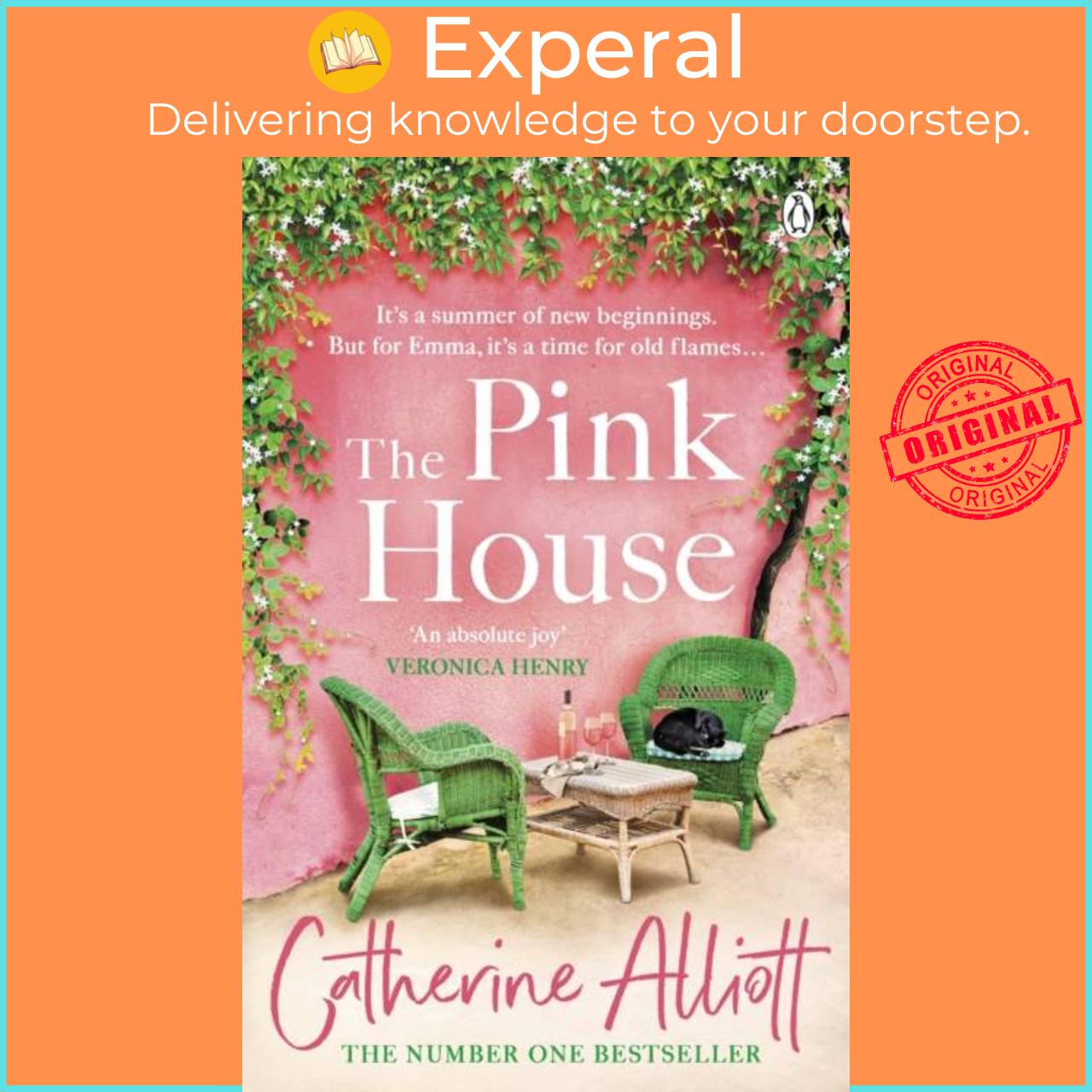 Hình ảnh Sách - The Pink House - The heartwarming new novel and perfect summer escap by Catherine Alliott (UK edition, paperback)
